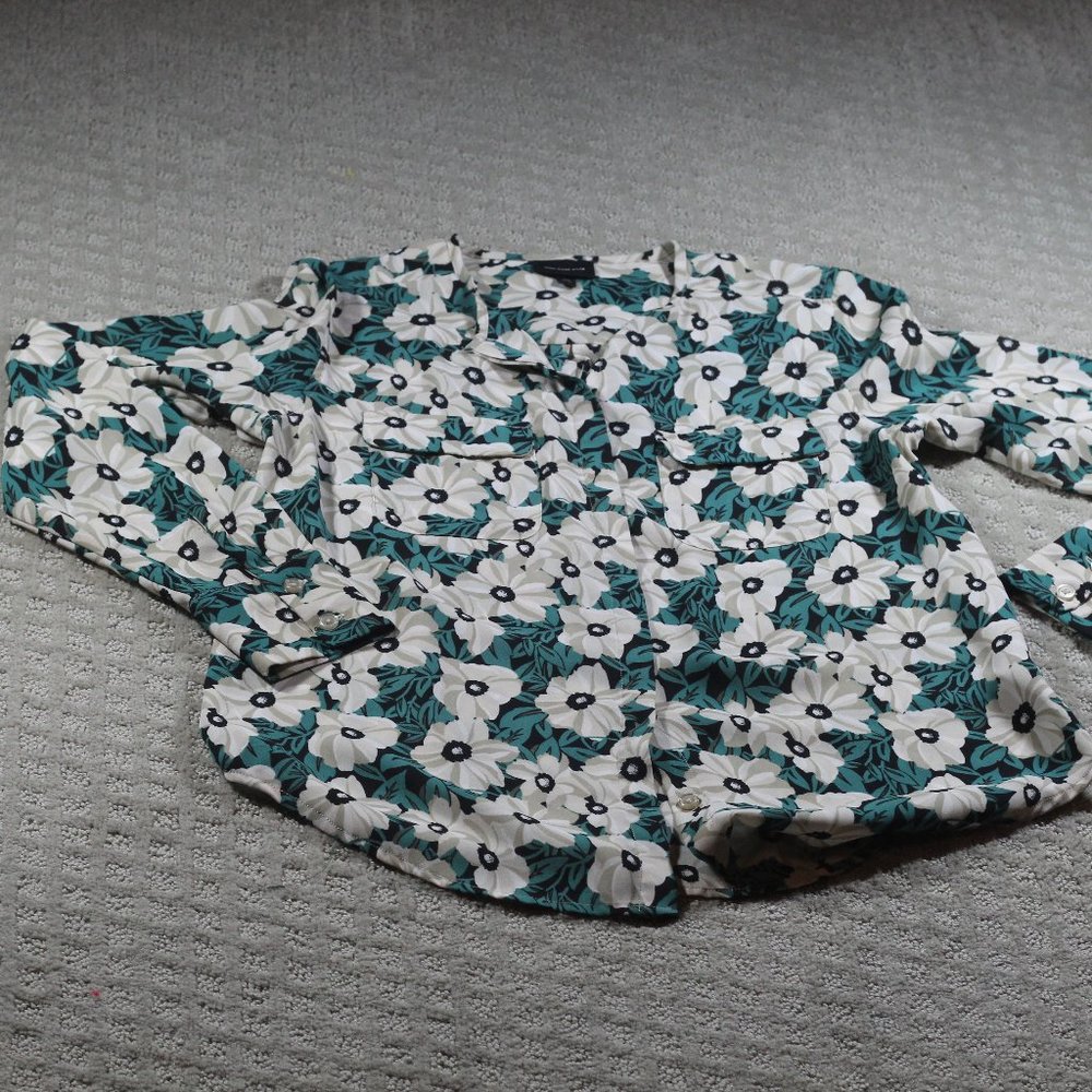 Who What Wear Size XS Green Taupe  Cream Floral Blouse